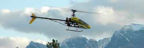 Blade 400 RC Helicopter Flying 